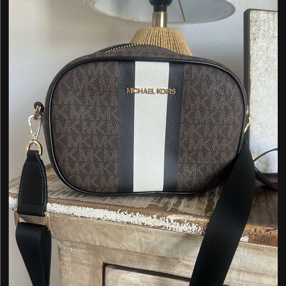 Michael Kors Handbags - Michael Kors Brown and Black Crossbody Bag